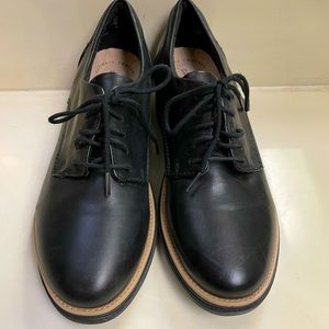 Platform black classic shoes